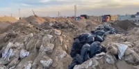 Собранную на пляжах в Анапе смесь песка и мазута пообещали вывезти с временной площадки через 2-3 недели - Anapa.Media